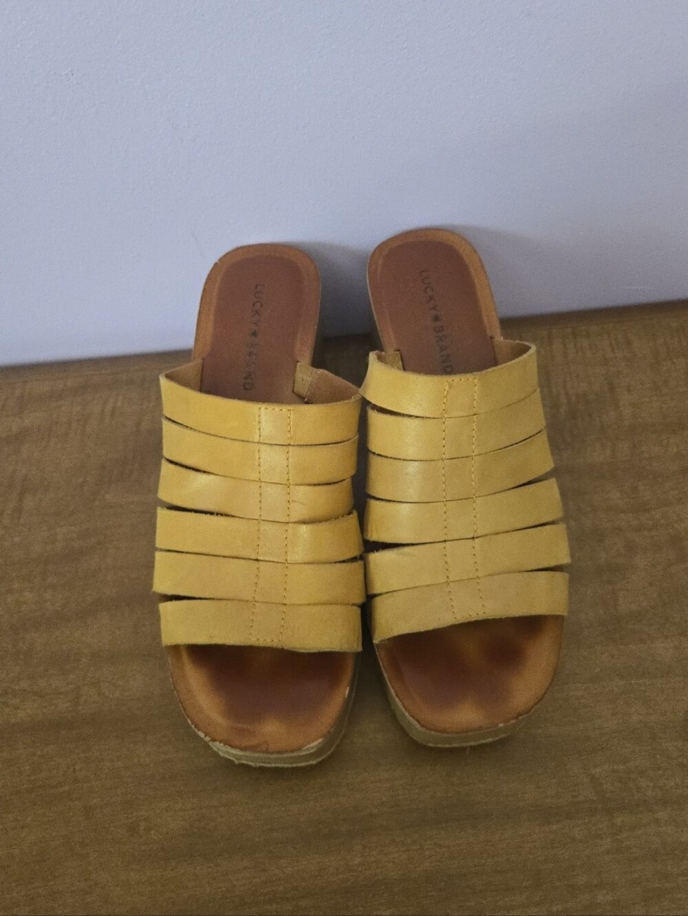 Lucky Brand 10w Platform Clog Sandals - Picture 2 of 6